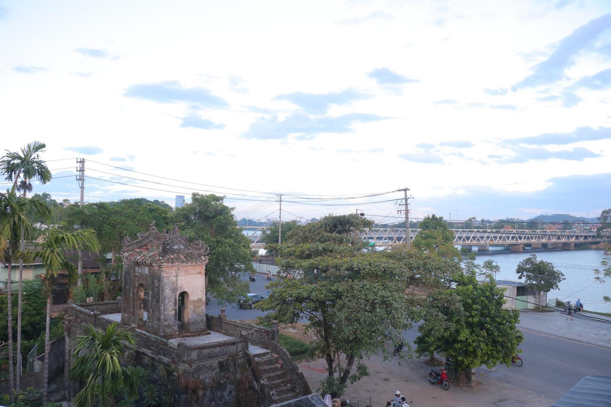 La Nha Homestay Hue Exterior foto